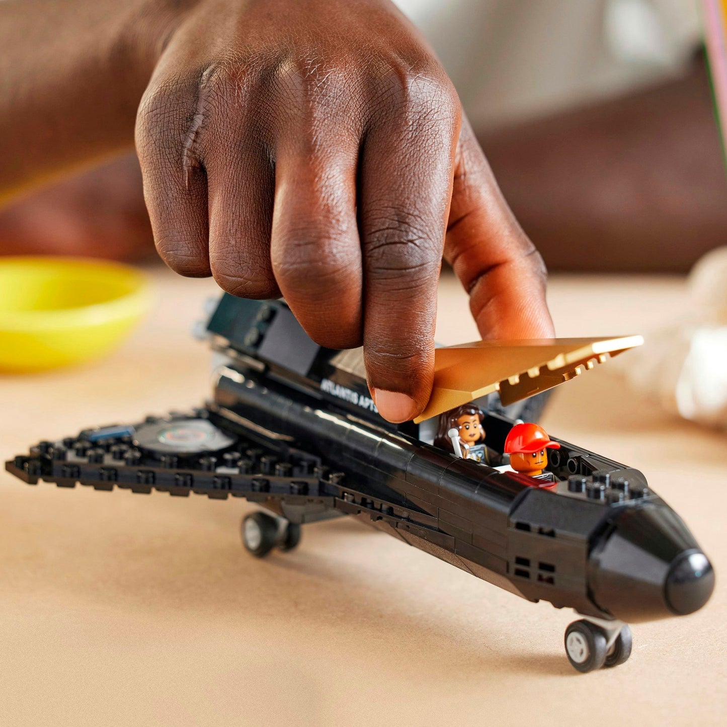 LEGO icons - naar de maan met pharrell williams constructiespeelgoed (10391)