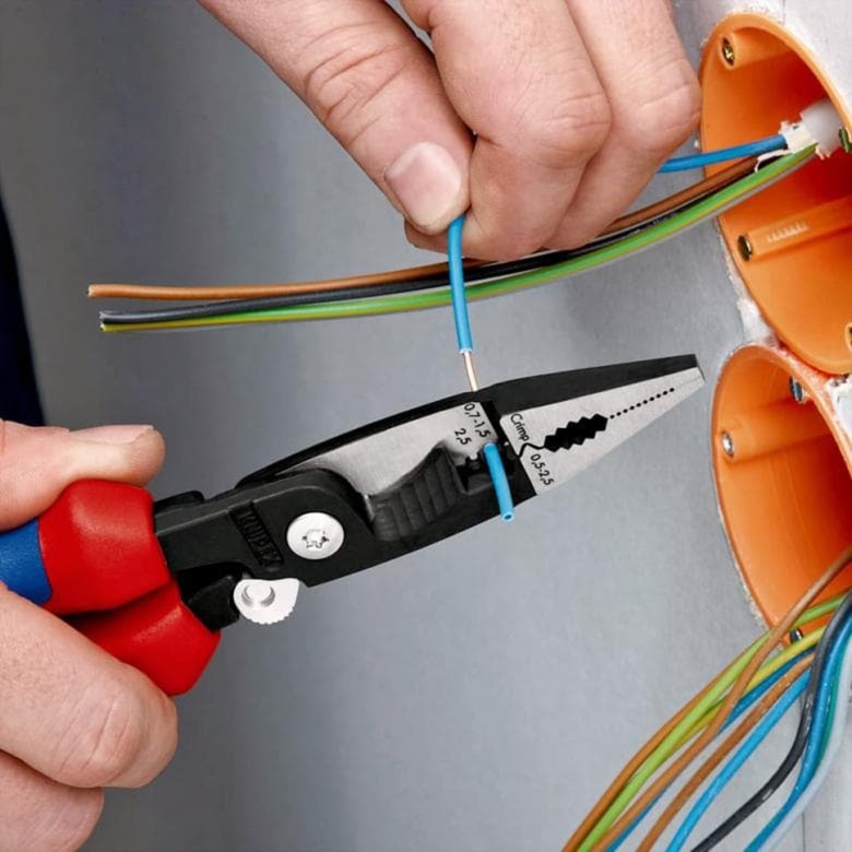 KNIPEX elektro-installatietang 13 82 200 (rood blauw, slank ontwerp, geschroefde verbinding)