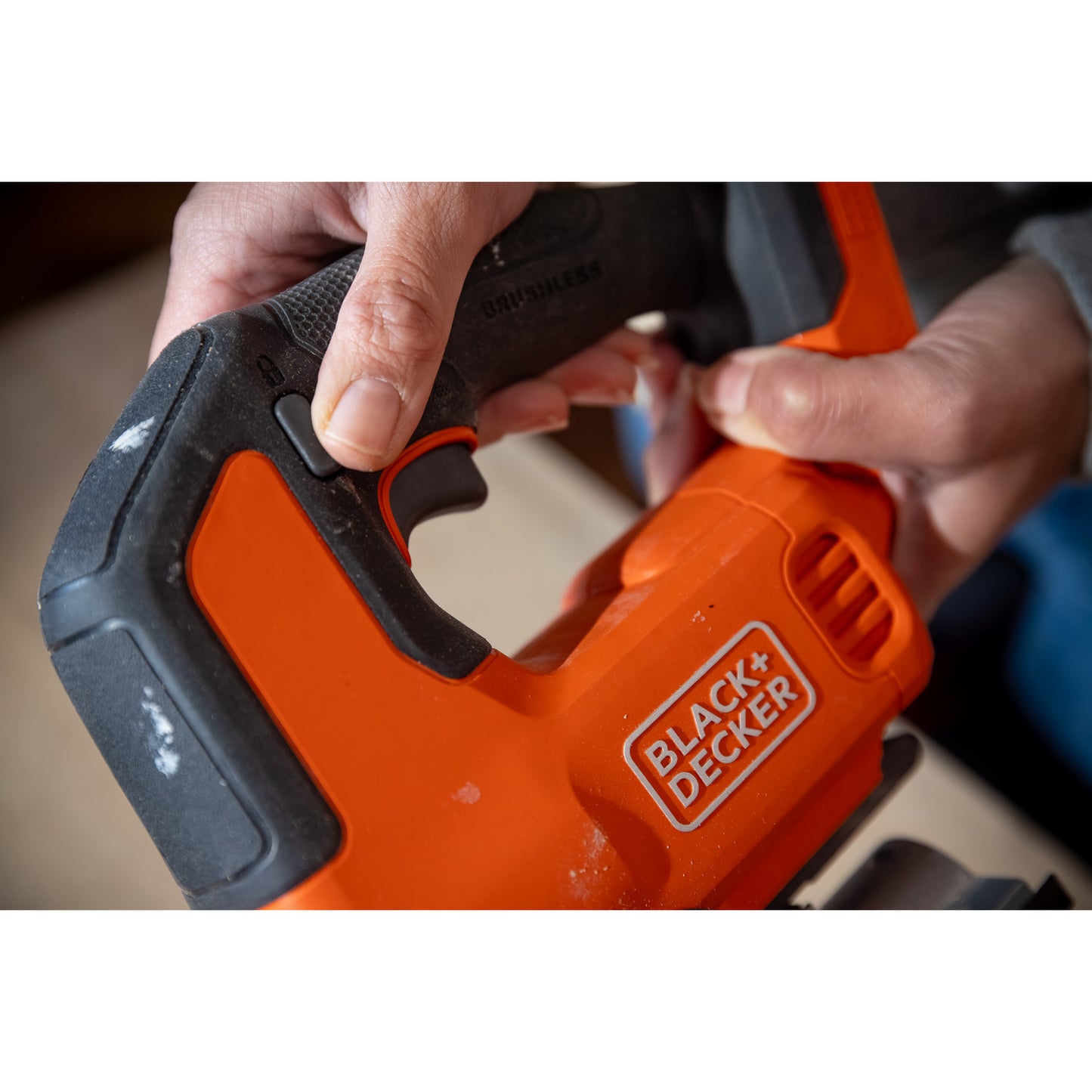BLACK+DECKER blcjs78n-xj 18v decoupeerzaag (zwart oranje, accu en oplader niet inbegrepen)