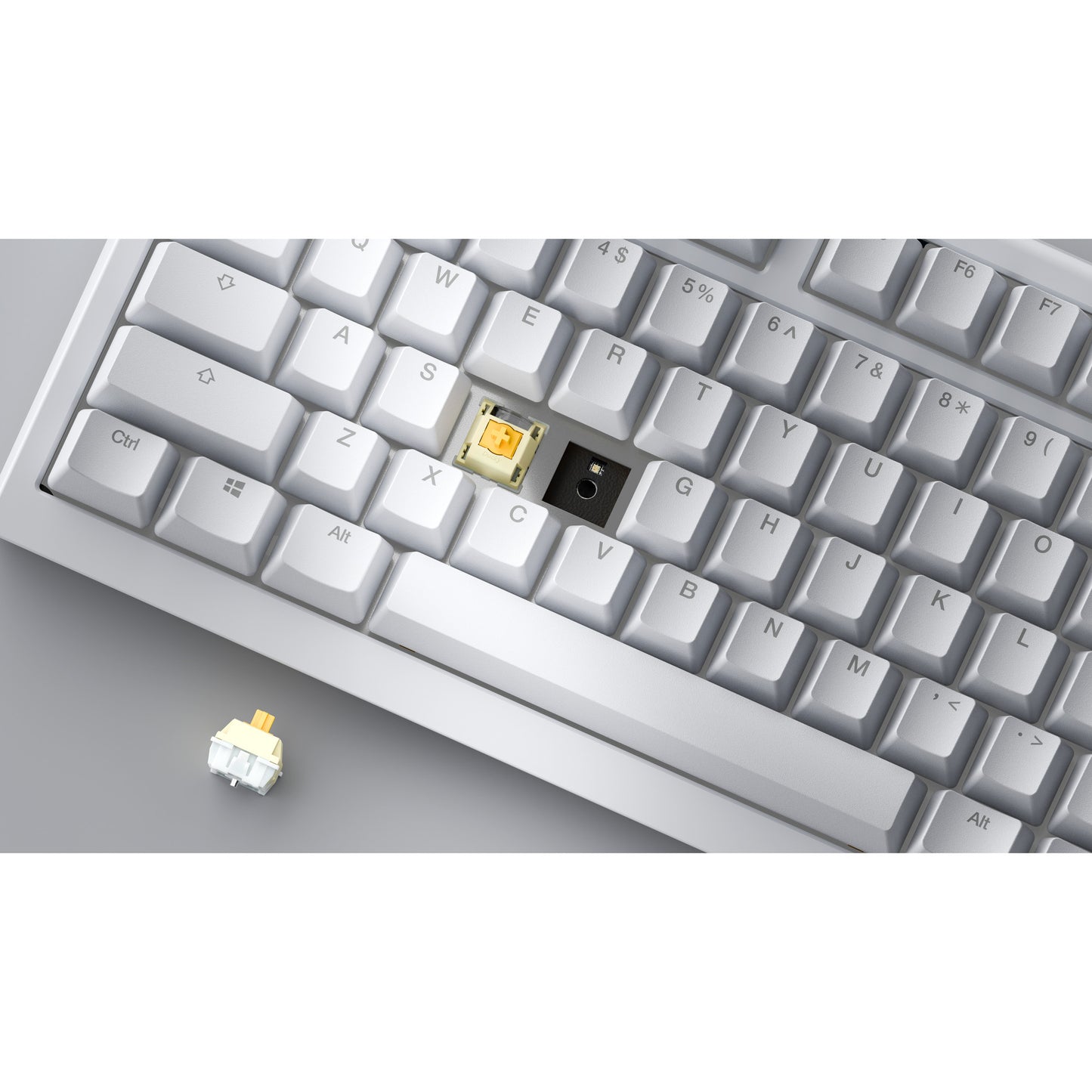 Ducky one x wireless rgb mechanisch toetsenbord (wit, us lay-out (qwerty), inductive, 100%, hot-swappable, pbt, 2.4 ghz | bluetooth | usb-c)