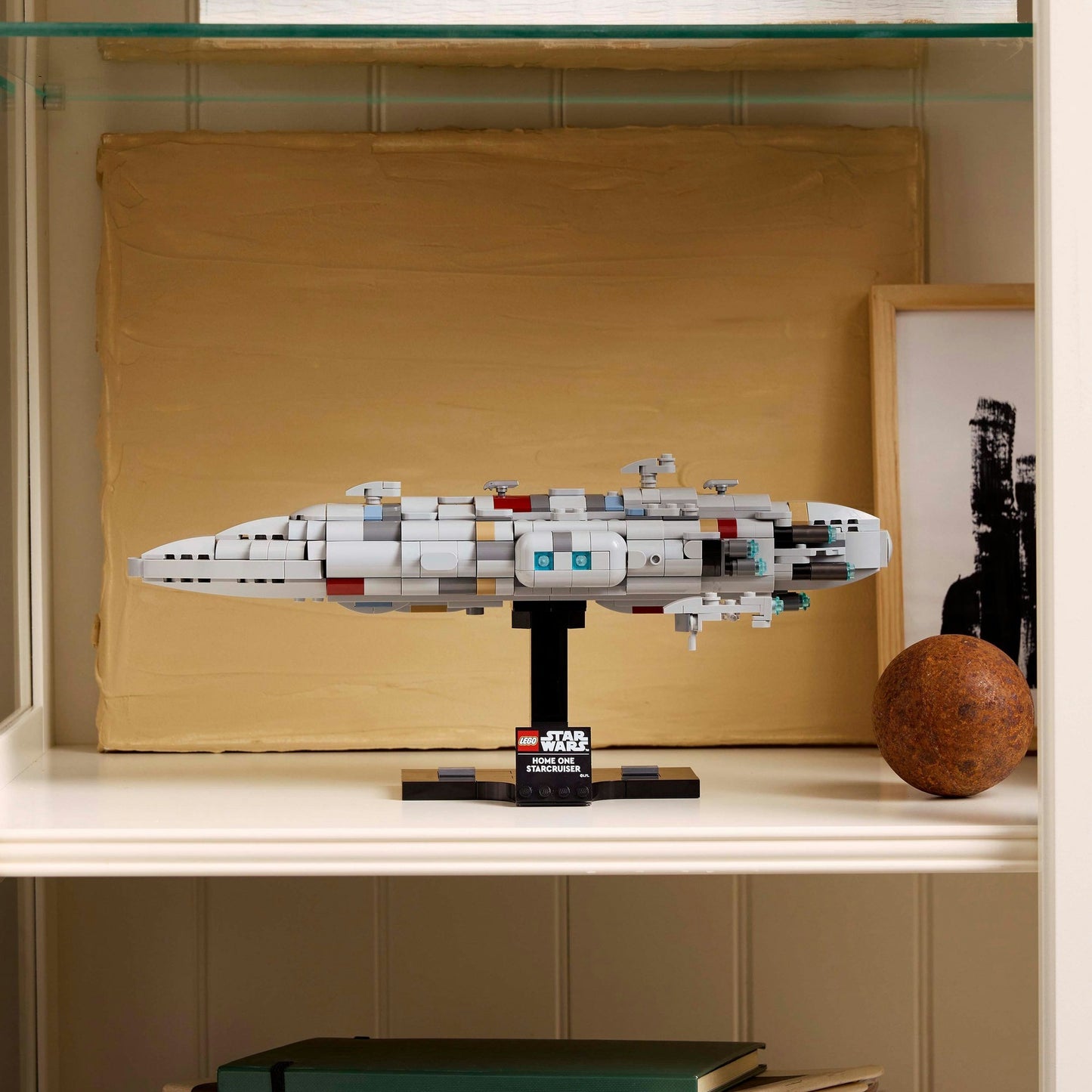 LEGO star wars 75405 home one starcruiser