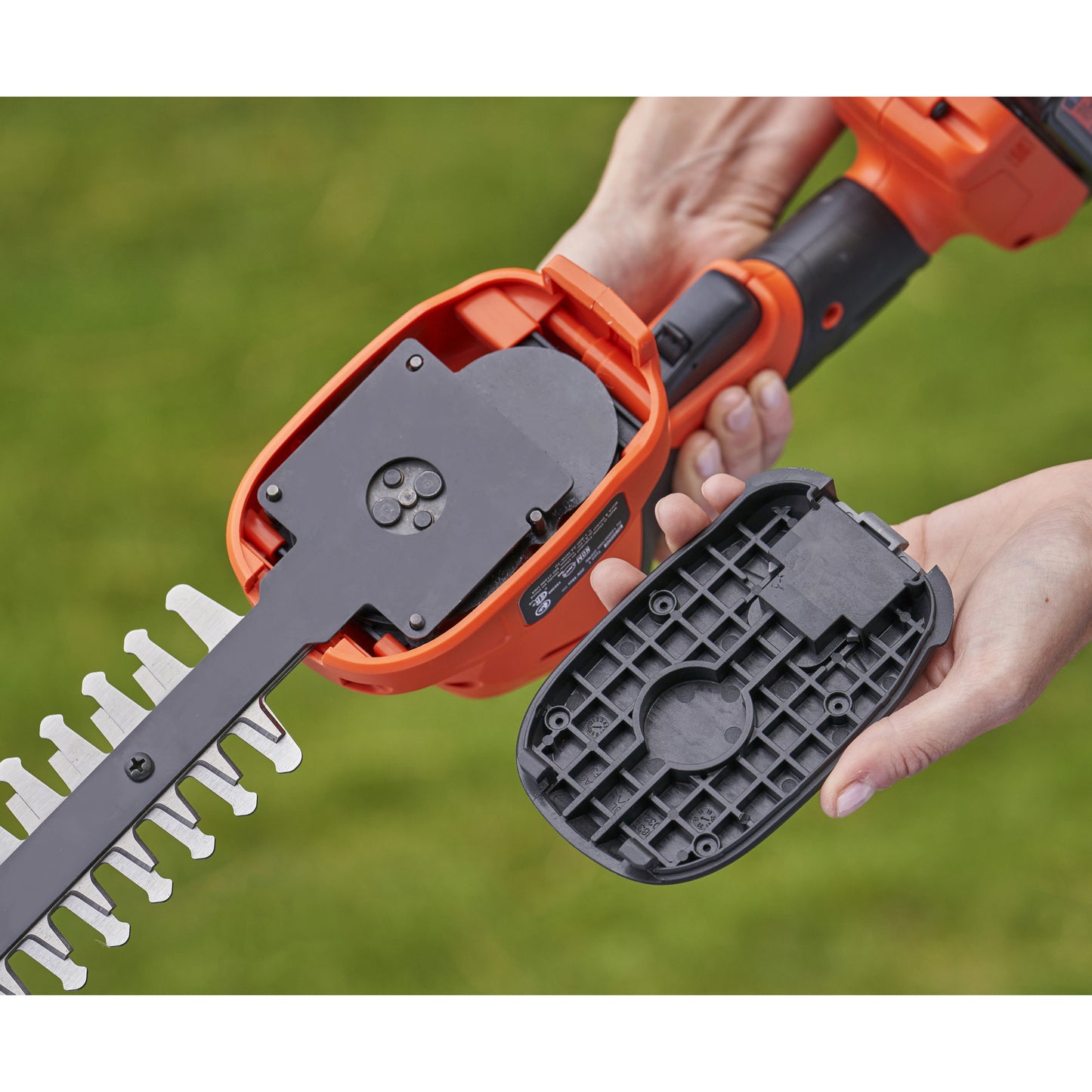 BLACK+DECKER bcss18b-xj 18v gras- en struikschaar (zonder accu) (oranje zwart, accu en oplader niet inbegrepen)