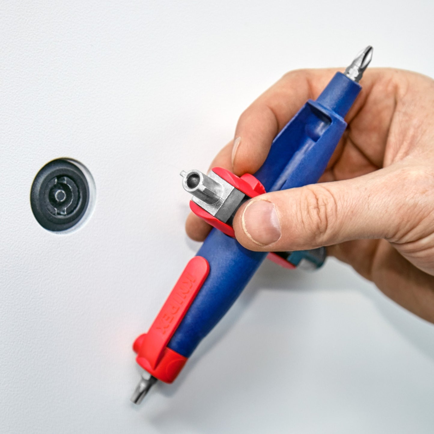KNIPEX stiftschakelkastsleutel 00 11 07 dopsleutel (blauw rood, lengte 145 mm)