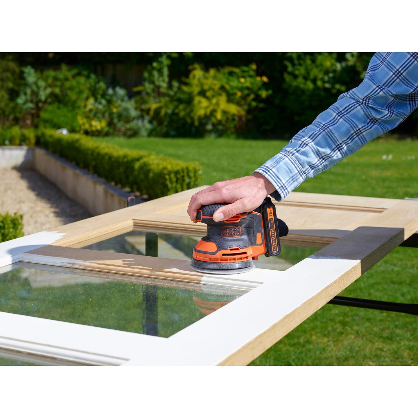 BLACK+DECKER bdcros18 18v accu excentrische schuurmachine (zwart oranje, opbergtas, oplader en accu inbegrepen)