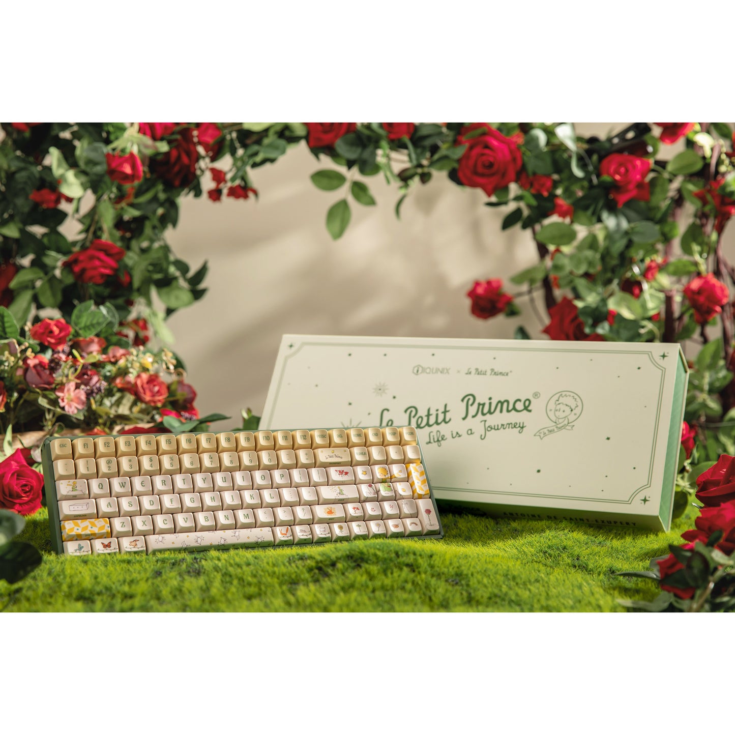 Iqunix F97 Floral Date RGB mechanisch gaming toetsenbord (Groen, US lay-out (QWERTY), Gateron Red, 96%, RGB leds, Hot-swappable, PBT, 2.4GHz | Bluetooth 5.1 | USB-C)