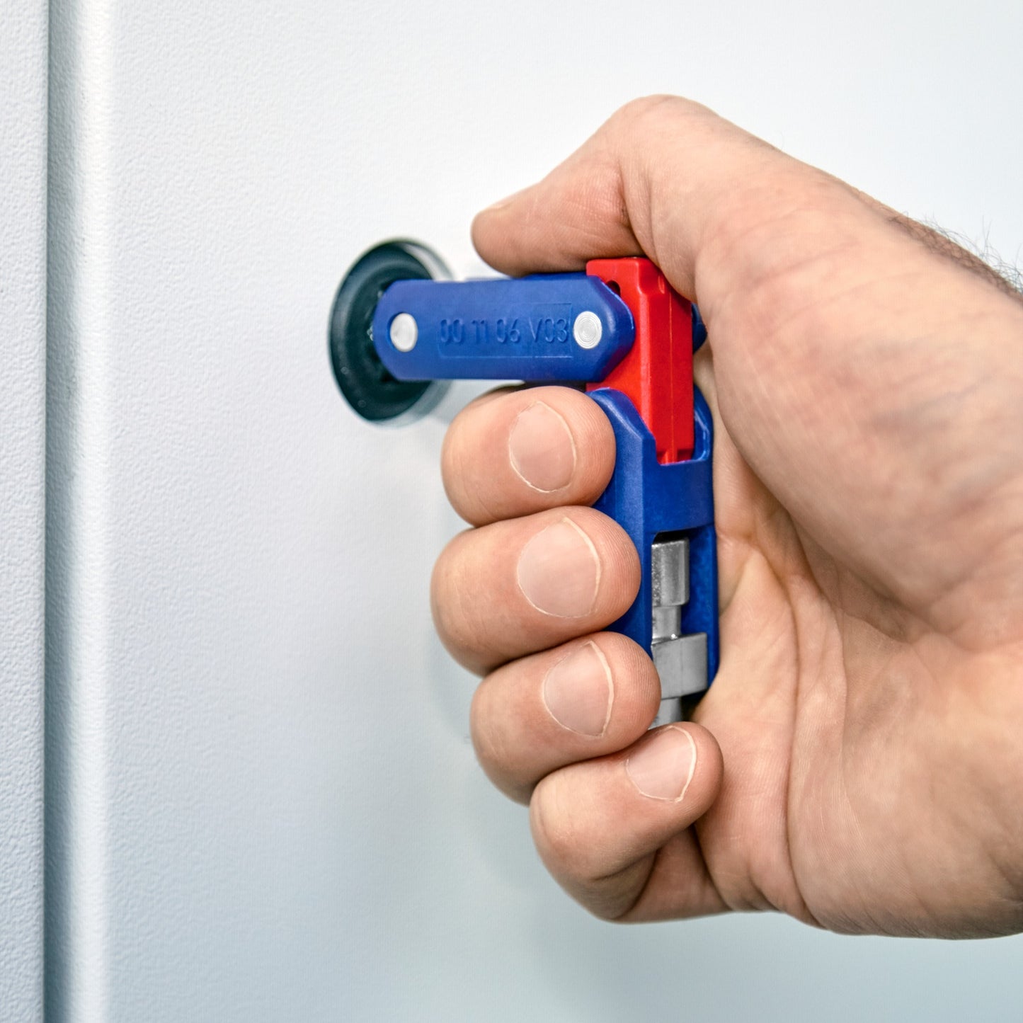 KNIPEX schakelkastsleutel doublejoint 00 11 06 v03 dopsleutel (blauw rood)