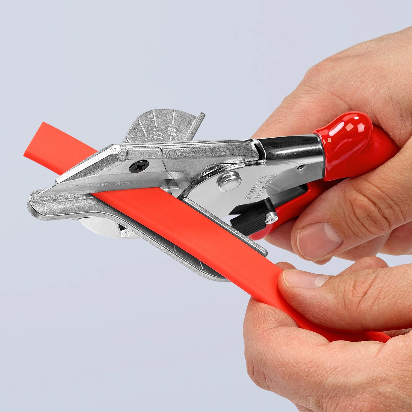 KNIPEX versteksnijder voor kunststof- en rubberprofielen 94 35 215 kniptang