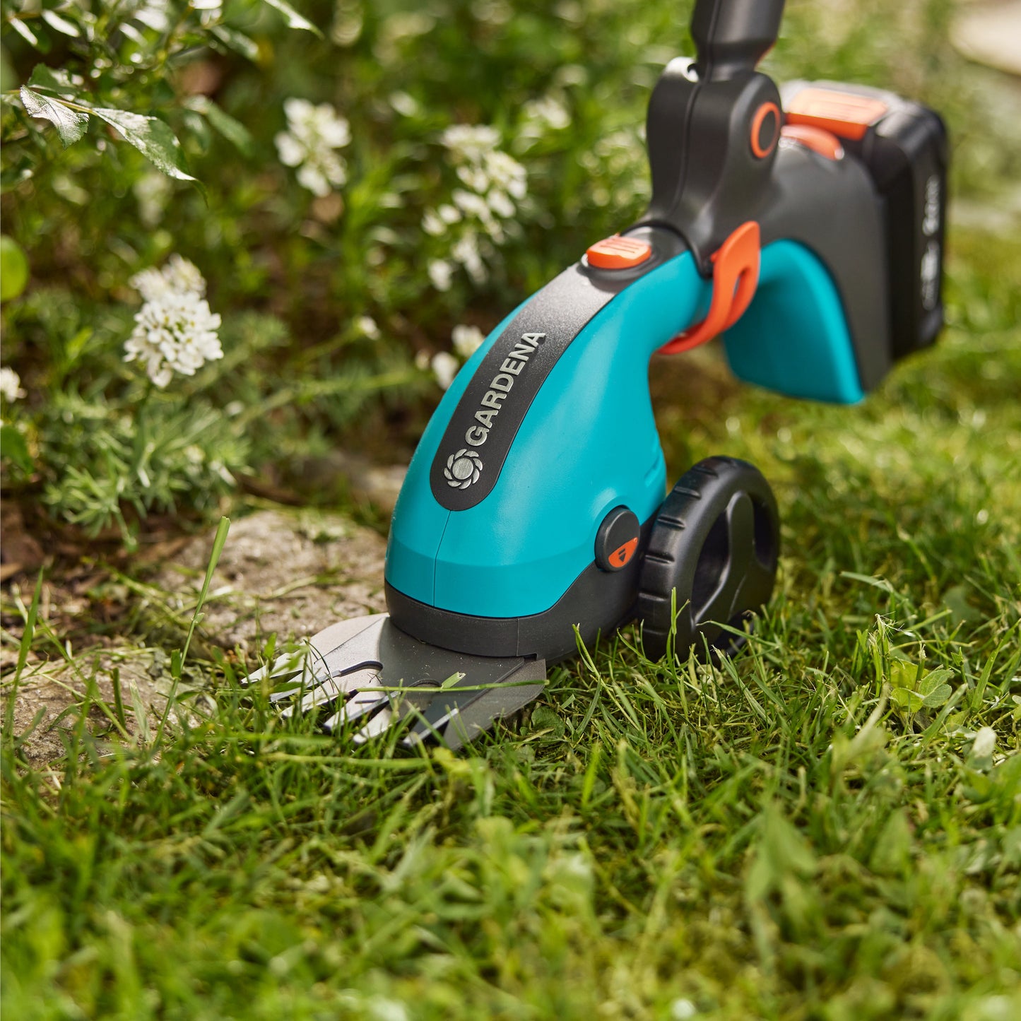 GARDENA accugrasschaar set powercut 18v p4a solo (grijs turquoise, 14752-55, accu en oplader niet inbegrepen)