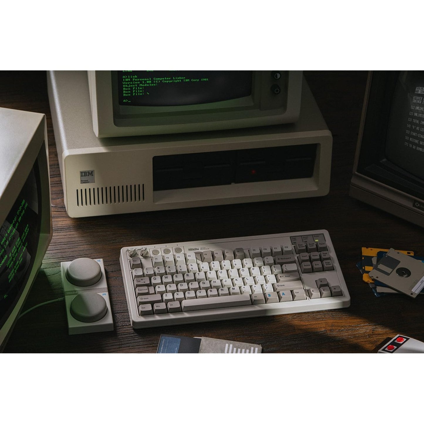 8BitDo retro mechanical keyboard m edition (grijs, us lay-out (qwerty), kailh box white, 80% (tkl), bluetooth low energy, wireless 2.4g, usb)