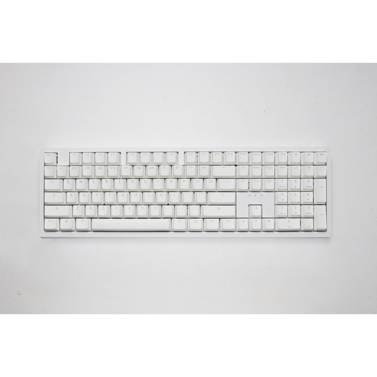 Ducky zero 6108 pure white rgb mechanisch gaming toetsenbord (wit, us lay-out (qwerty), cherry mx2a brown, 100%, rgb leds, double-shot pbt, hot swap, 2.4ghz | bluetooth | usb-c)