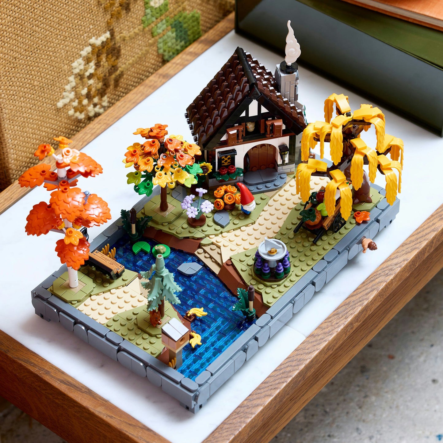 LEGO icons - herfsttuin met cottage constructiespeelgoed (11372)