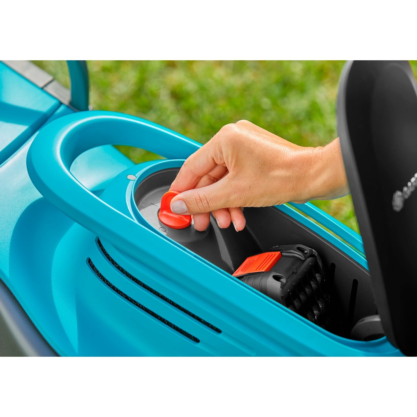 GARDENA accugrasmaaier powermax 30 18v p4a set (zwart turquoise, incl. li-ion accu 4,0ah, power for all alliance)