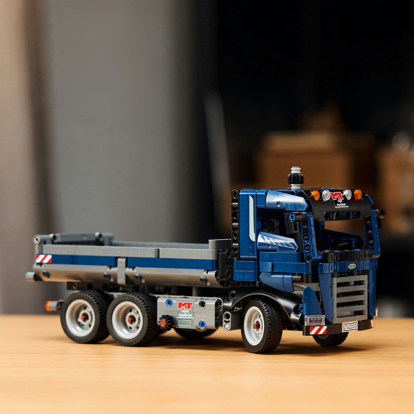 LEGO technic 42203 vrachtwagen met kiepfunctie