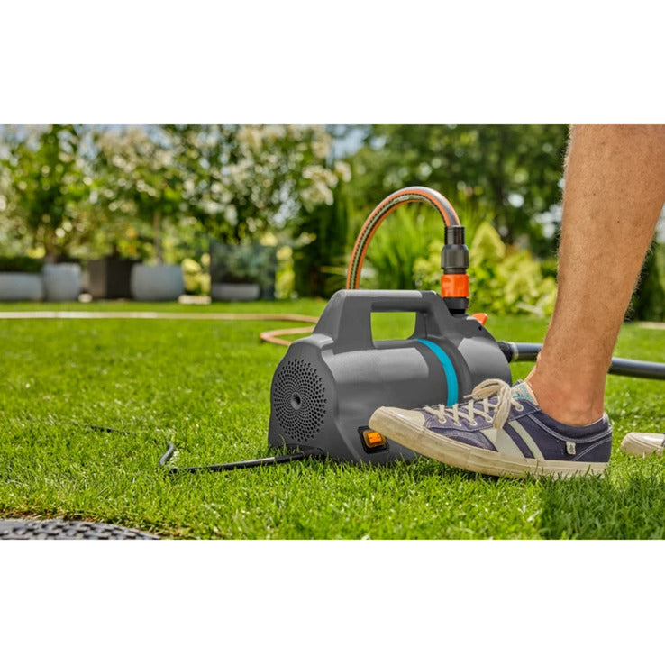 GARDENA besproeiingspomp 5200 silent set met slang en aanzuigunit (donkergrijs turquoise, 09085-20 | pomp | 20 m slang | 3,5 m aanzuigunit)
