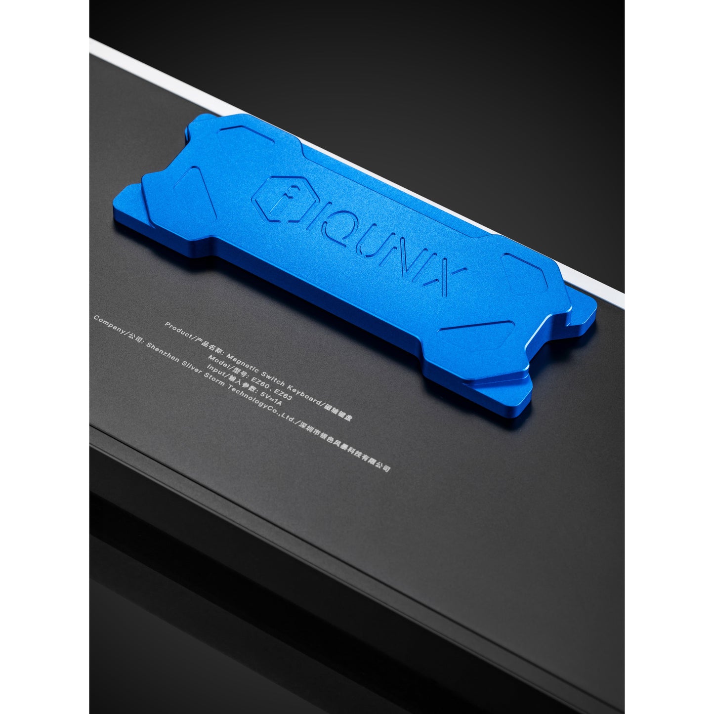 Iqunix EZ60 Magnetic Switch Gaming HE Keyboard (Zwart, US lay-out (QWERTY), Gateron Star Trail, 60%, RGB, Double Shot PBT Keycaps)
