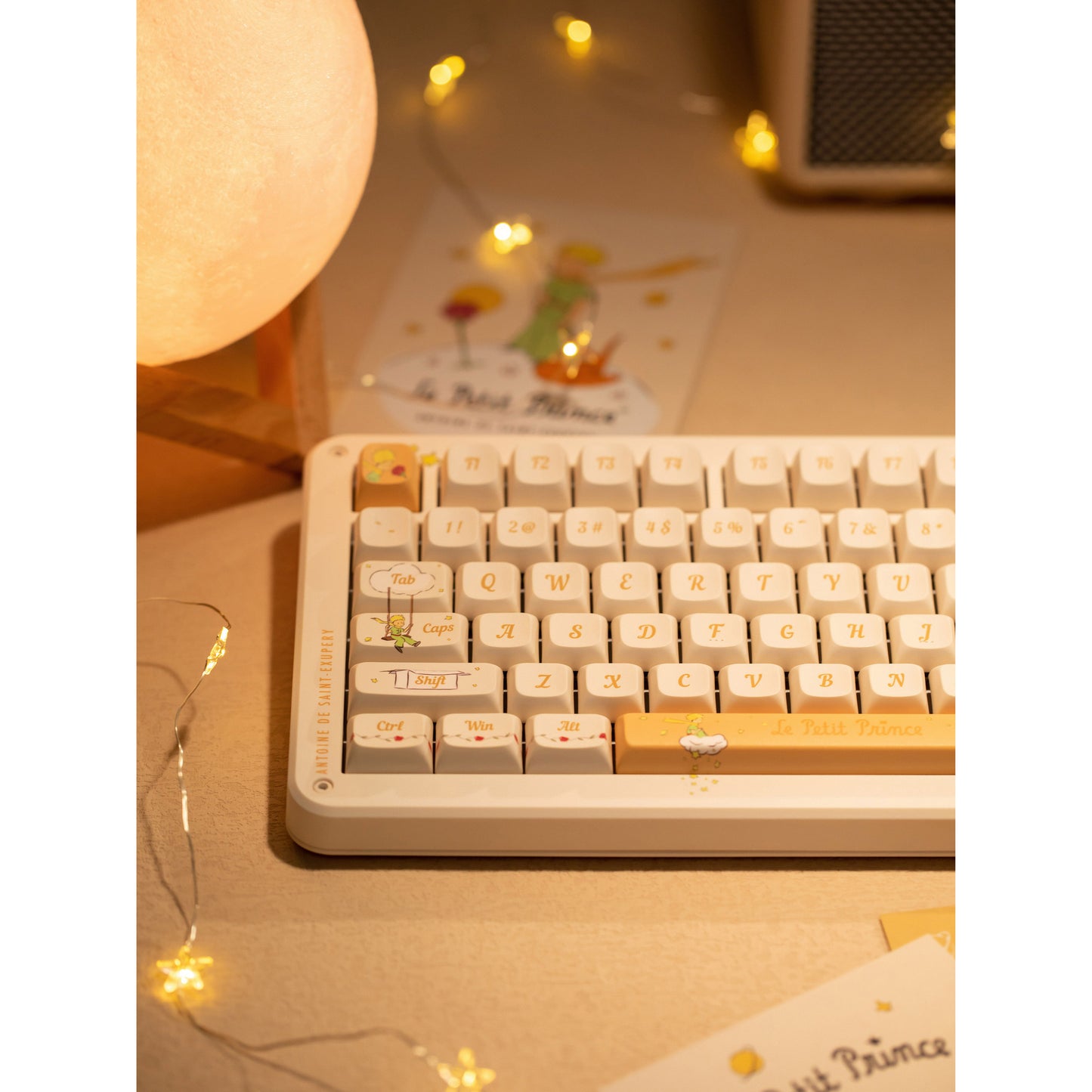 Iqunix ZX75 Sunset Ponder Wireless Mechanical Keyboard (Lichtgeel, US lay-out (QWERTY), IQUNIX Little Prince, 75%, RGB leds, Hot-swappable, Double-shot PBT, 2.4GHz | Bluetooth 5.1 | USB-C)