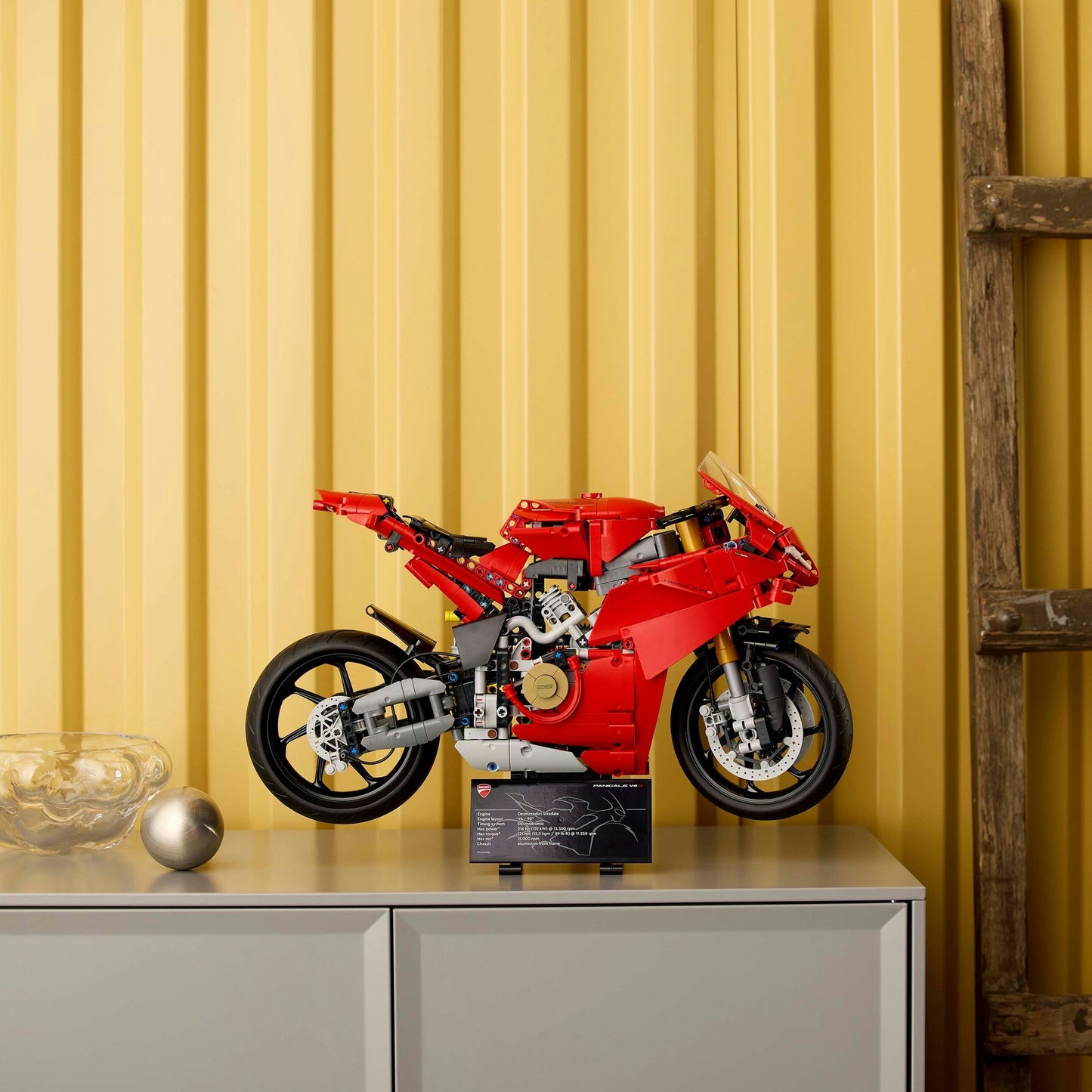 LEGO technic 42202 ducati panigale v4 s motor