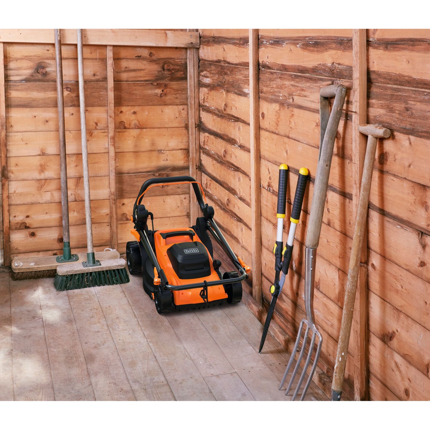 BLACK+DECKER bemwp340 grasmaaier (oranje zwart, 34 cm, 1400w)