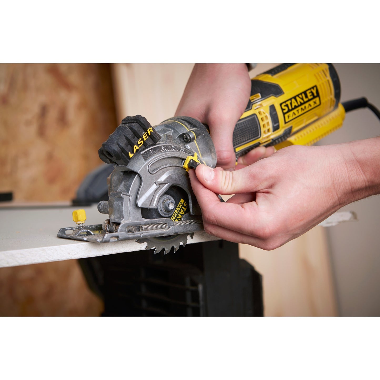 Stanley fatmax 650w multimateriaalzaag handcirkelzaag (geel zwart, met koffer)