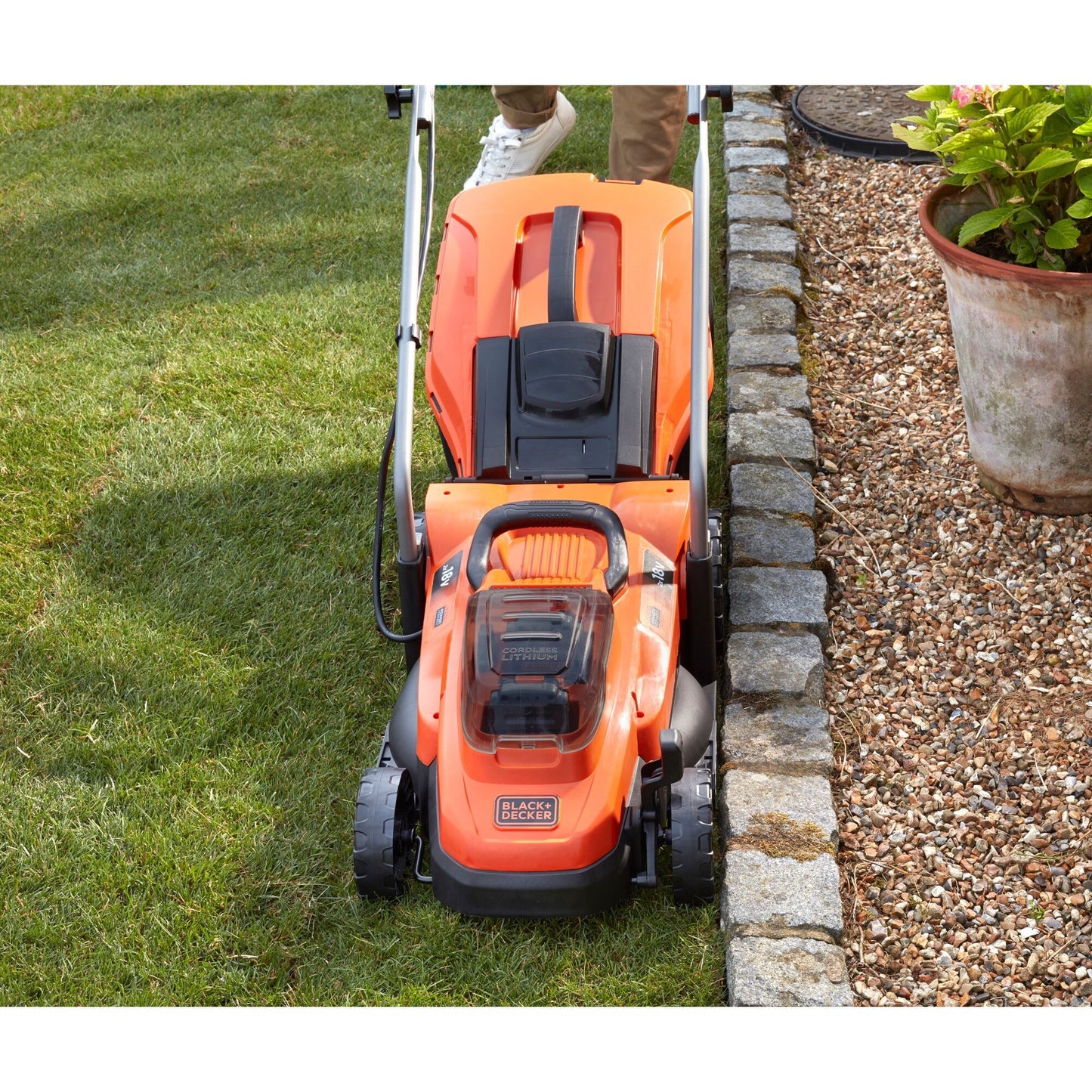 BLACK+DECKER bcmw3318l2-qw 2x 18v grasmaaier (oranje zwart, 2x 18v 2.5ah accu en oplader inbegrepen)