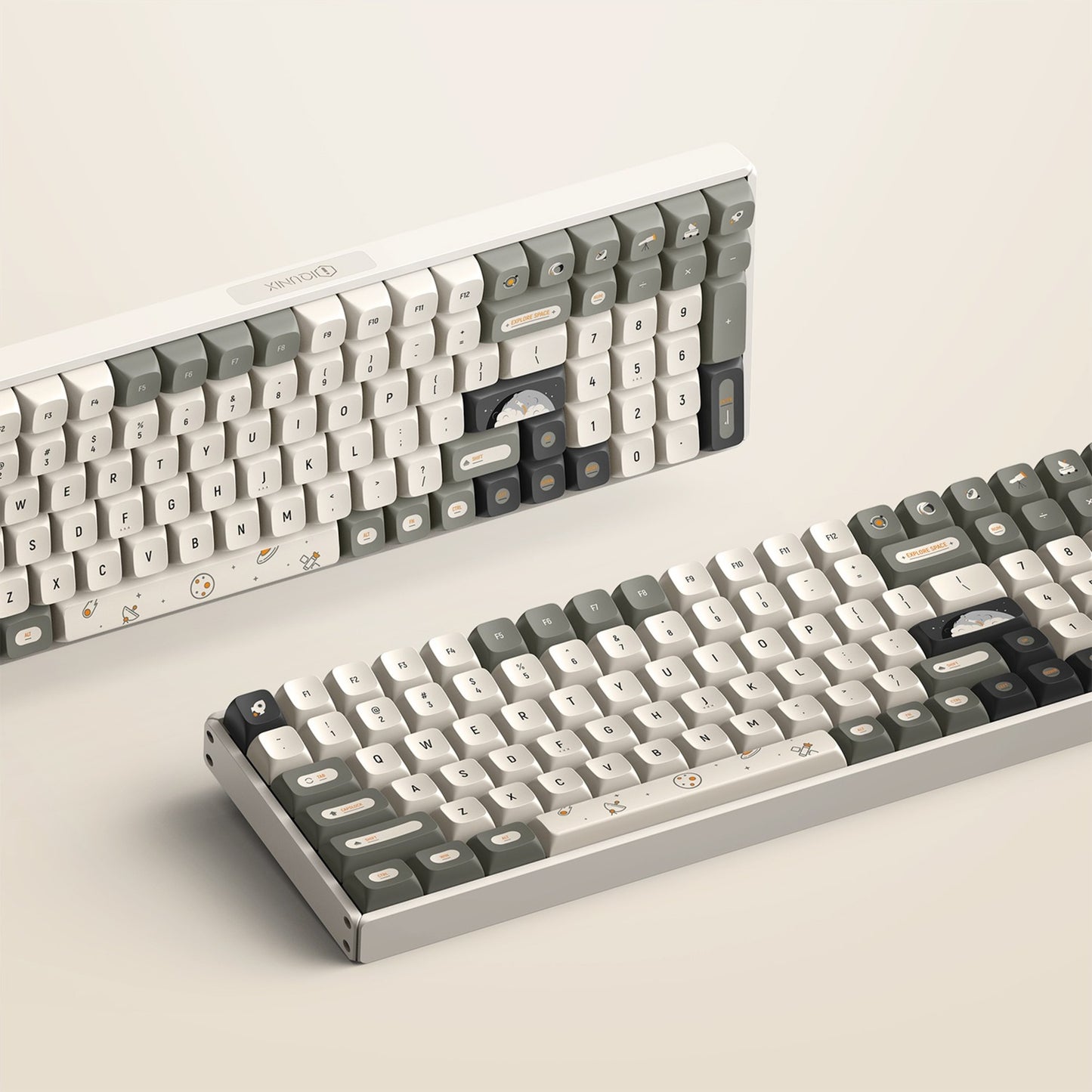 Iqunix F97 Hitchhiker Wireless Mechanical Keyboard (Grijs, US lay-out (QWERTY), Cherry MX Brown, 96%, RGB leds, Hot-swappable, PBT, 2.4GHz | Bluetooth 5.1 | USB-C)