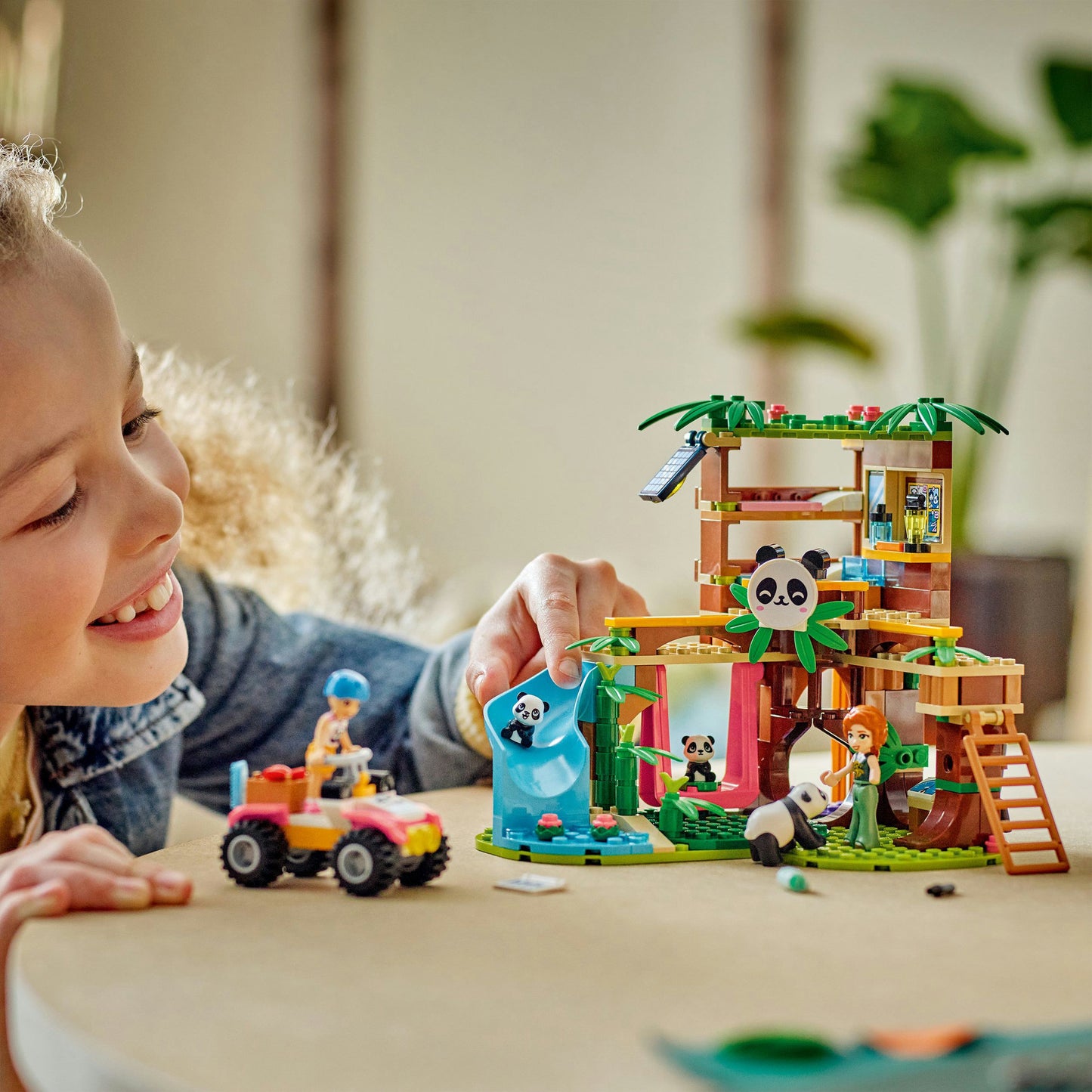 LEGO friends 42648 de pandaopvang