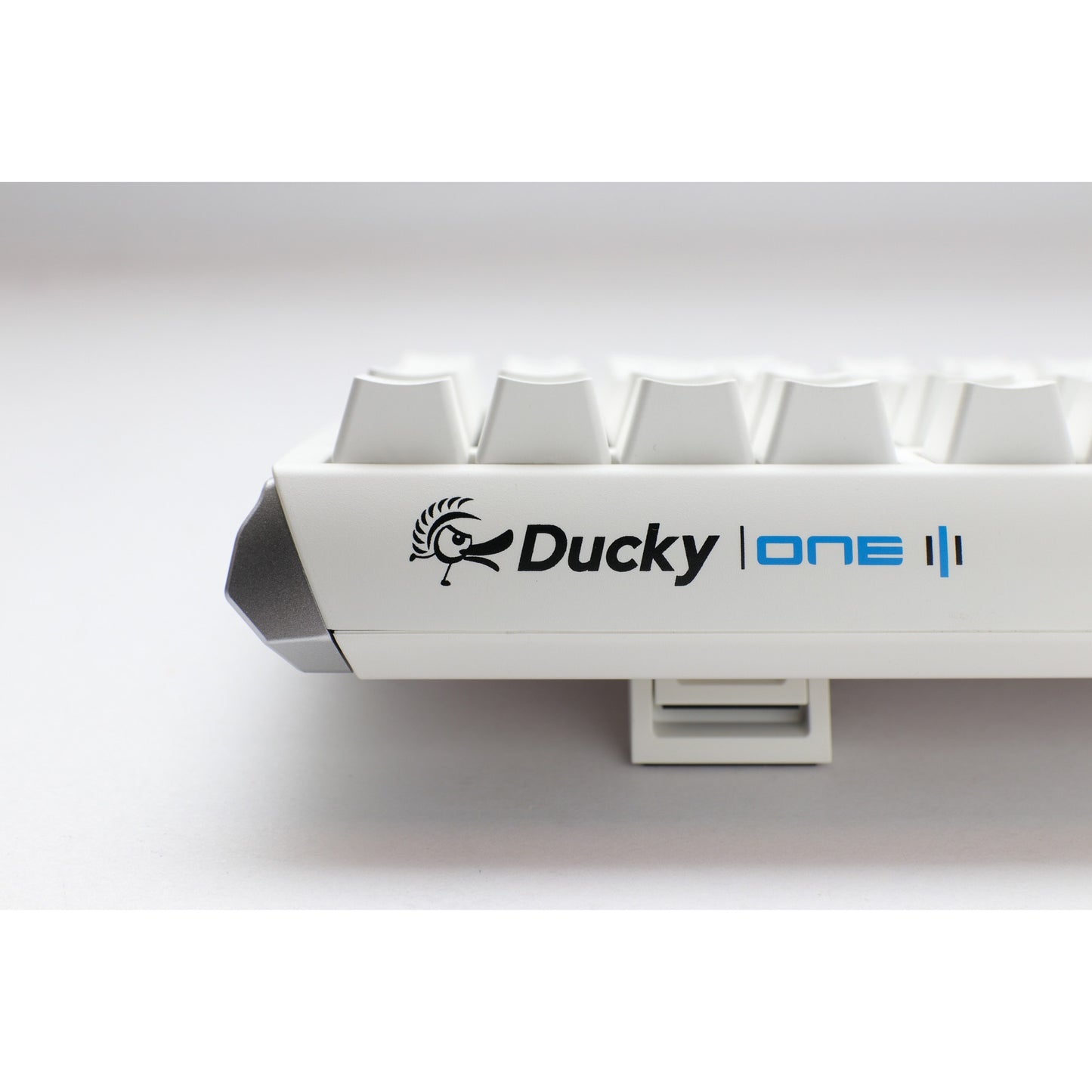 Ducky one 3 classic pure white rgb mechanisch toetsenbord (wit, us lay-out (qwerty), cherry mx silent red, 100%, rgb led, double-shot pbt, hot-swappable, quack mechanics)