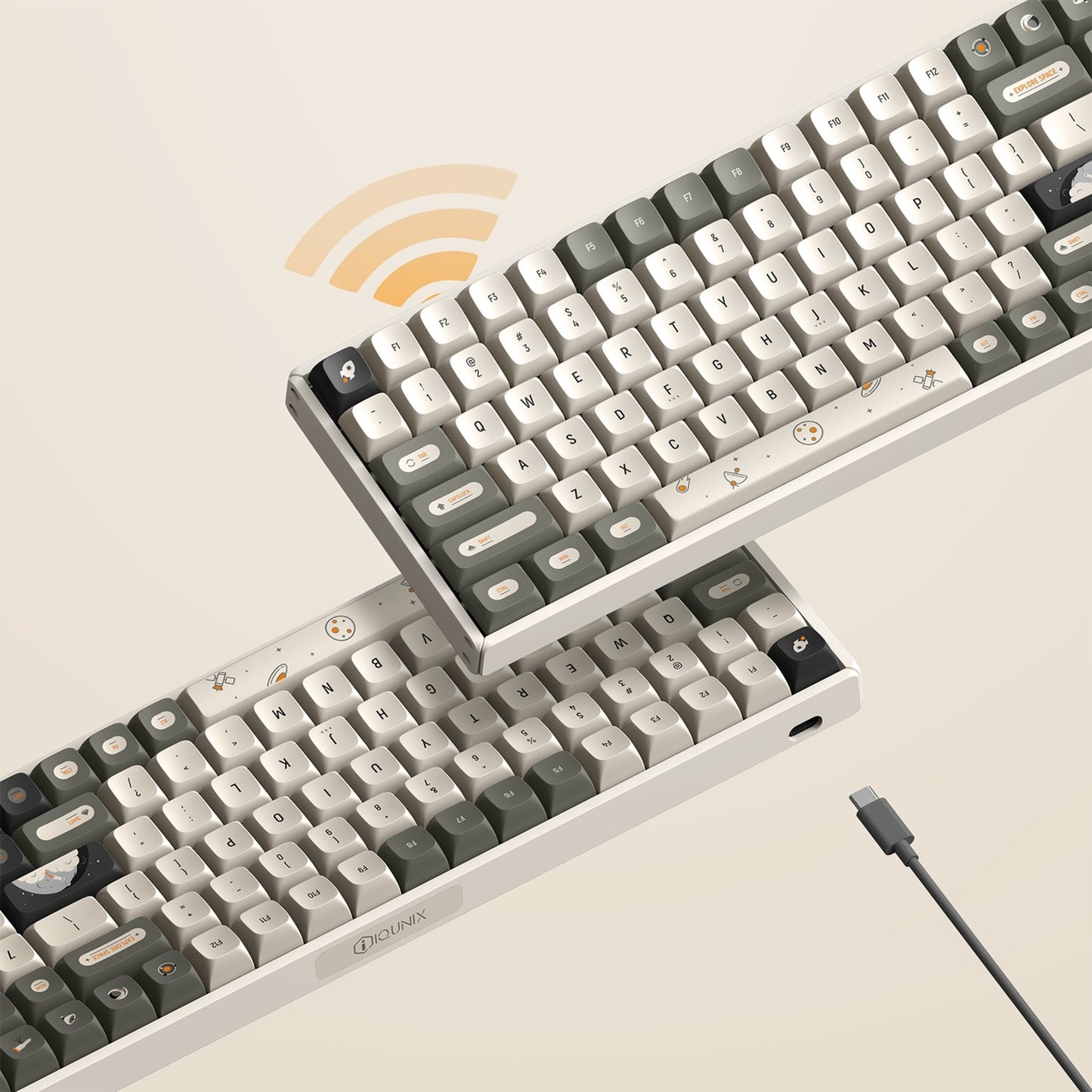 Iqunix F97 Hitchhiker Wireless Mechanical Keyboard (Grijs, US lay-out (QWERTY), Cherry MX Brown, 96%, RGB leds, Hot-swappable, PBT, 2.4GHz | Bluetooth 5.1 | USB-C)