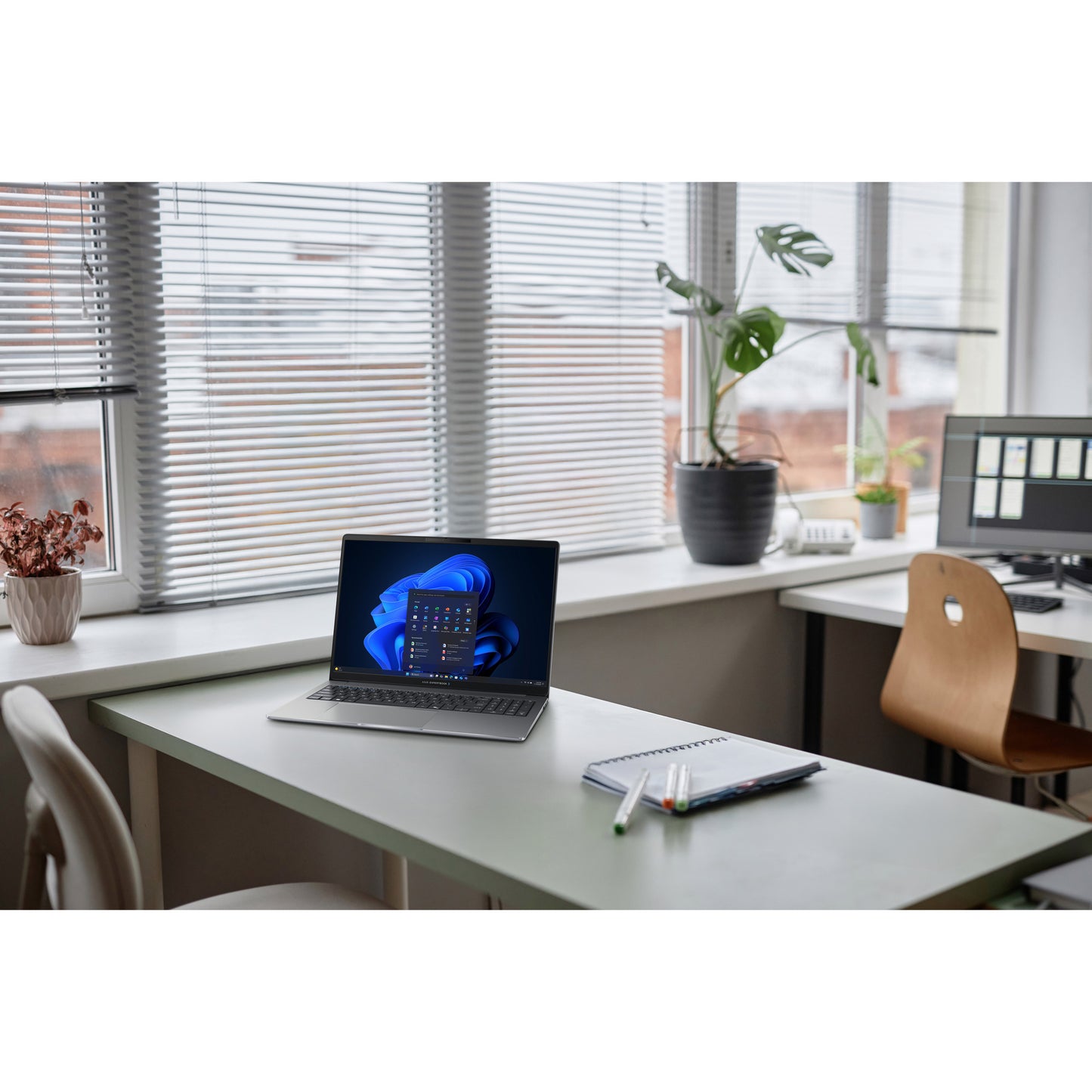 ASUS expertbook p5 pm5606cga-pl0034x 16 copilot+ laptop (grijs | ryzen ai 7 445 | radeon 840m | 32 gb | 1 tb ssd)