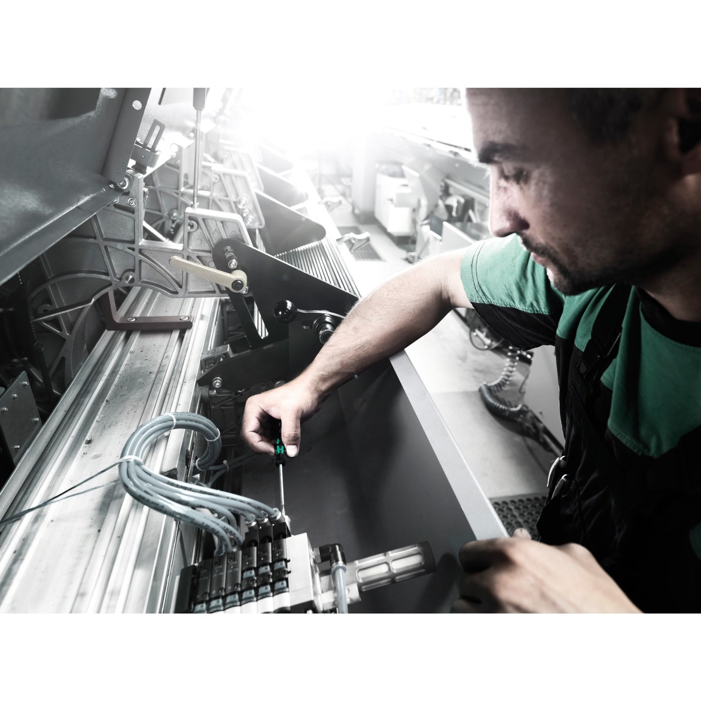 Wera kraftform 12sb1 micro-schroevendraaierset (zwart groen, voor elektrische apparaten)