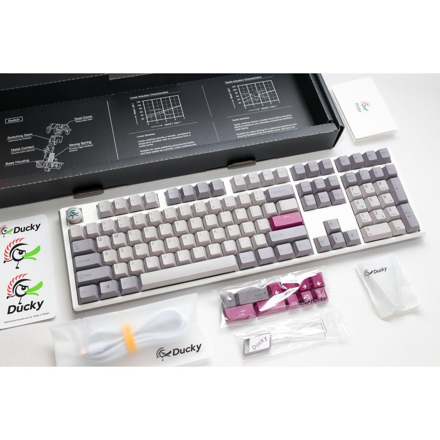 Ducky one 3 mist grey rgb mechanisch toetsenbord (lichtgrijs, us lay-out (qwerty), cherry mx red, 100%, rgb led, double-shot pbt, hot-swappable, quack mechanics)