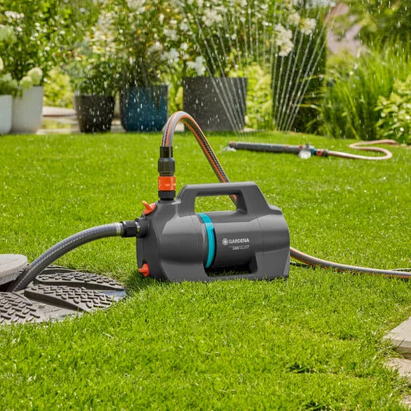 GARDENA besproeiingspomp 5200 silent set met slang en aanzuigunit (donkergrijs turquoise, 09085-20 | pomp | 20 m slang | 3,5 m aanzuigunit)