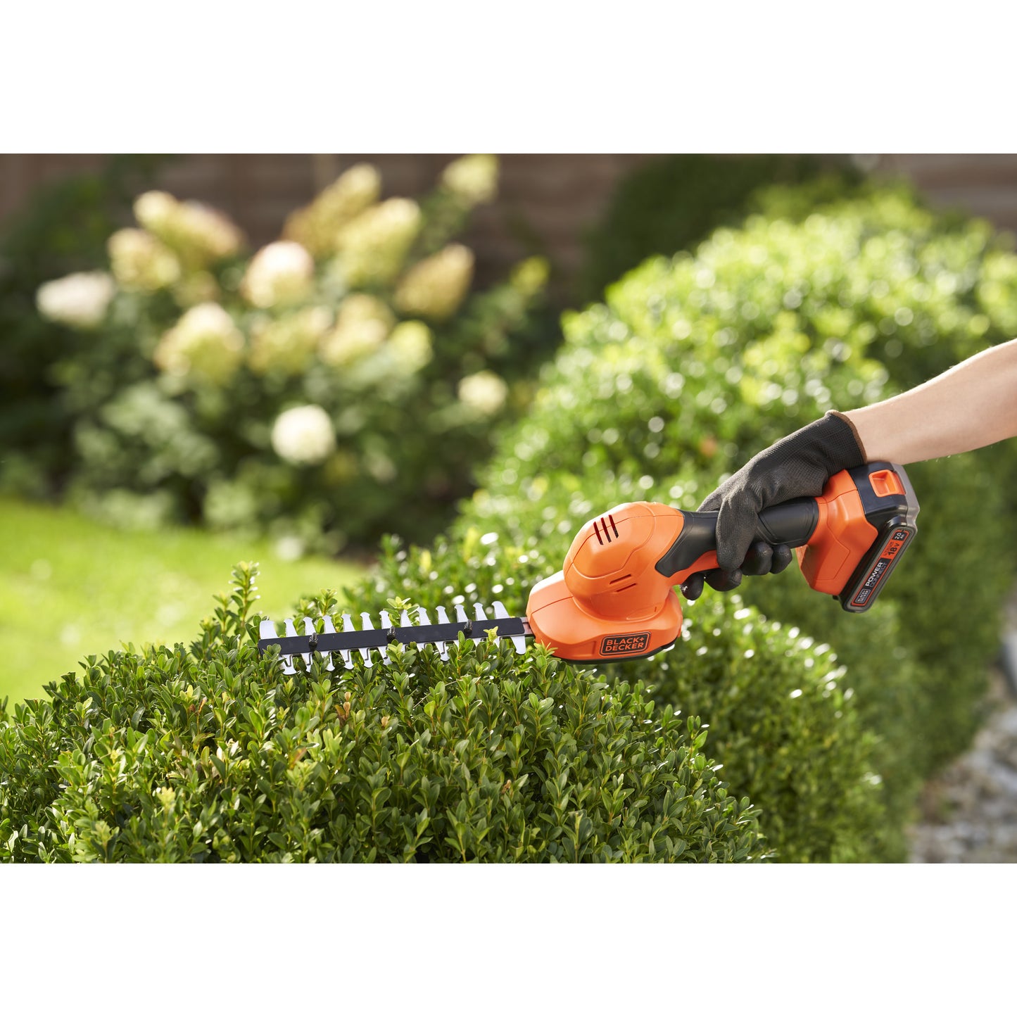 BLACK+DECKER bcss18b-xj 18v gras- en struikschaar (zonder accu) (oranje zwart, accu en oplader niet inbegrepen)