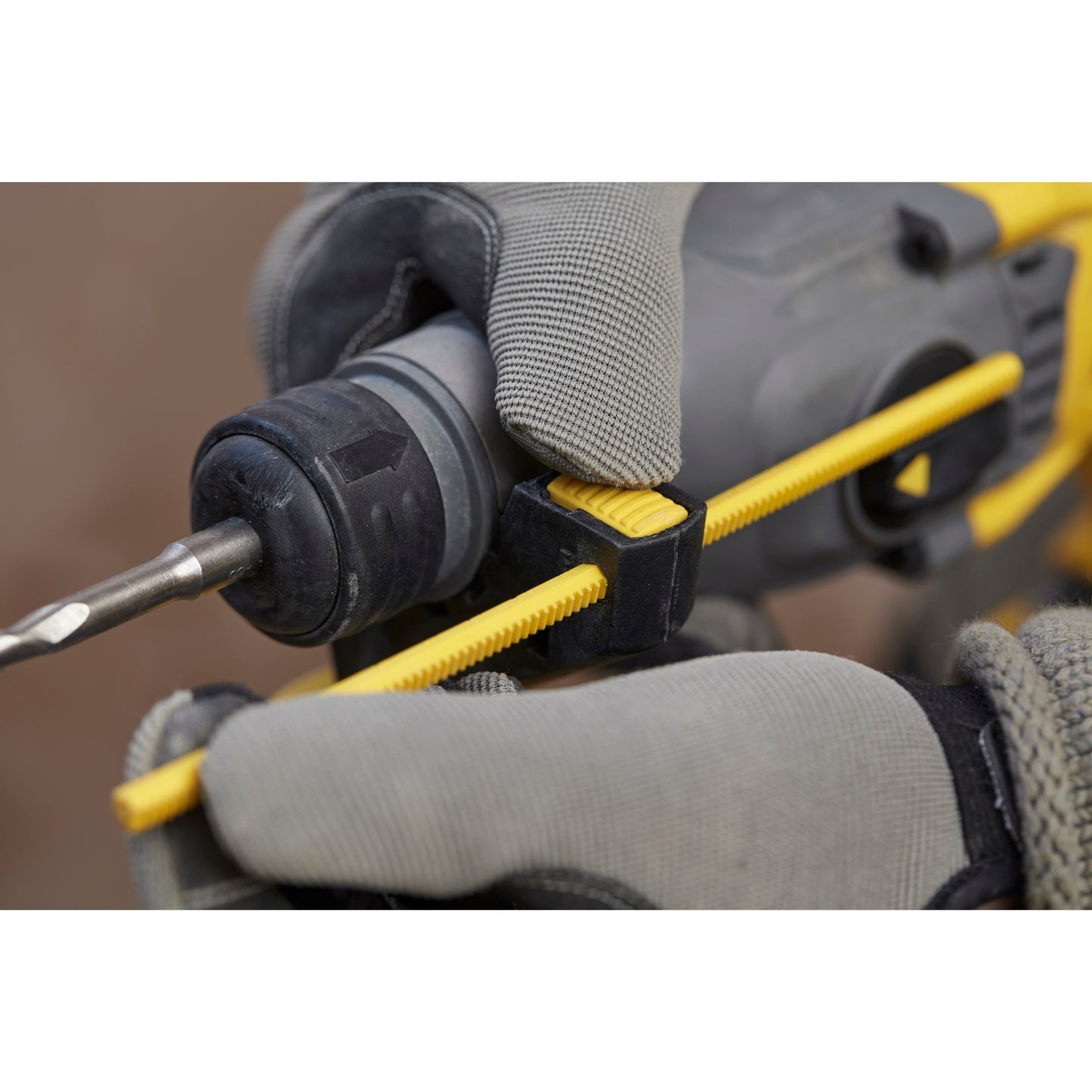 Stanley fatmax v20 18v borstelloze accu hamerboorcombokit boorhamer (geel zwart, sds+, 2 accu's en lader inbegrepen, met koffer)