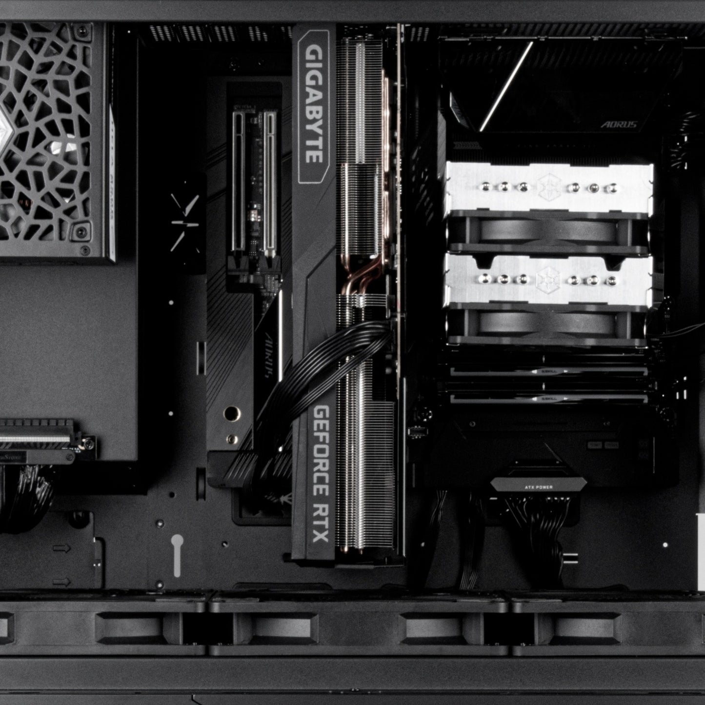 SilverStone alta f2 big tower behuizing (zwart | 4x usb-a | 1x usb-c | tempered glass)