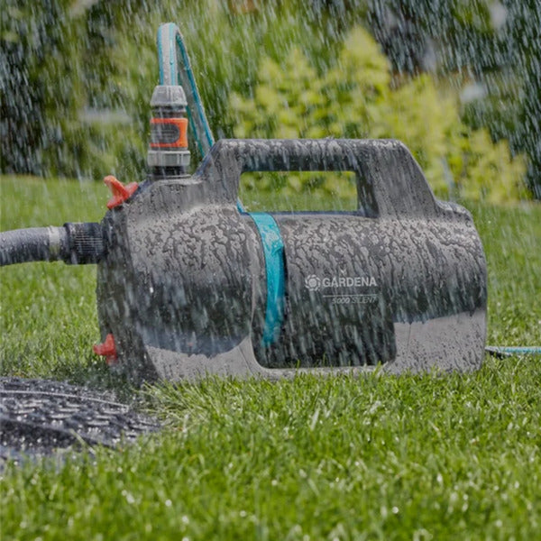GARDENA besproeiingspomp 5000 silent set met slang en aanzuigunit (donkergrijs turquoise, 9081-20 | pomp | 20 m slang | 3,5 m aanzuigunit)