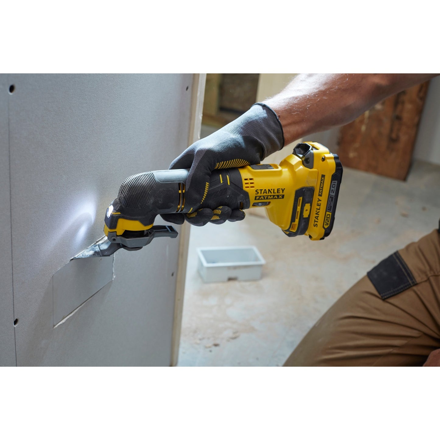 Stanley fatmax v20 18v multitool multifunctioneel gereedschap (geel zwart, koffer, 2 accu's (2.0ah) en oplader (2a) inbegrepen)
