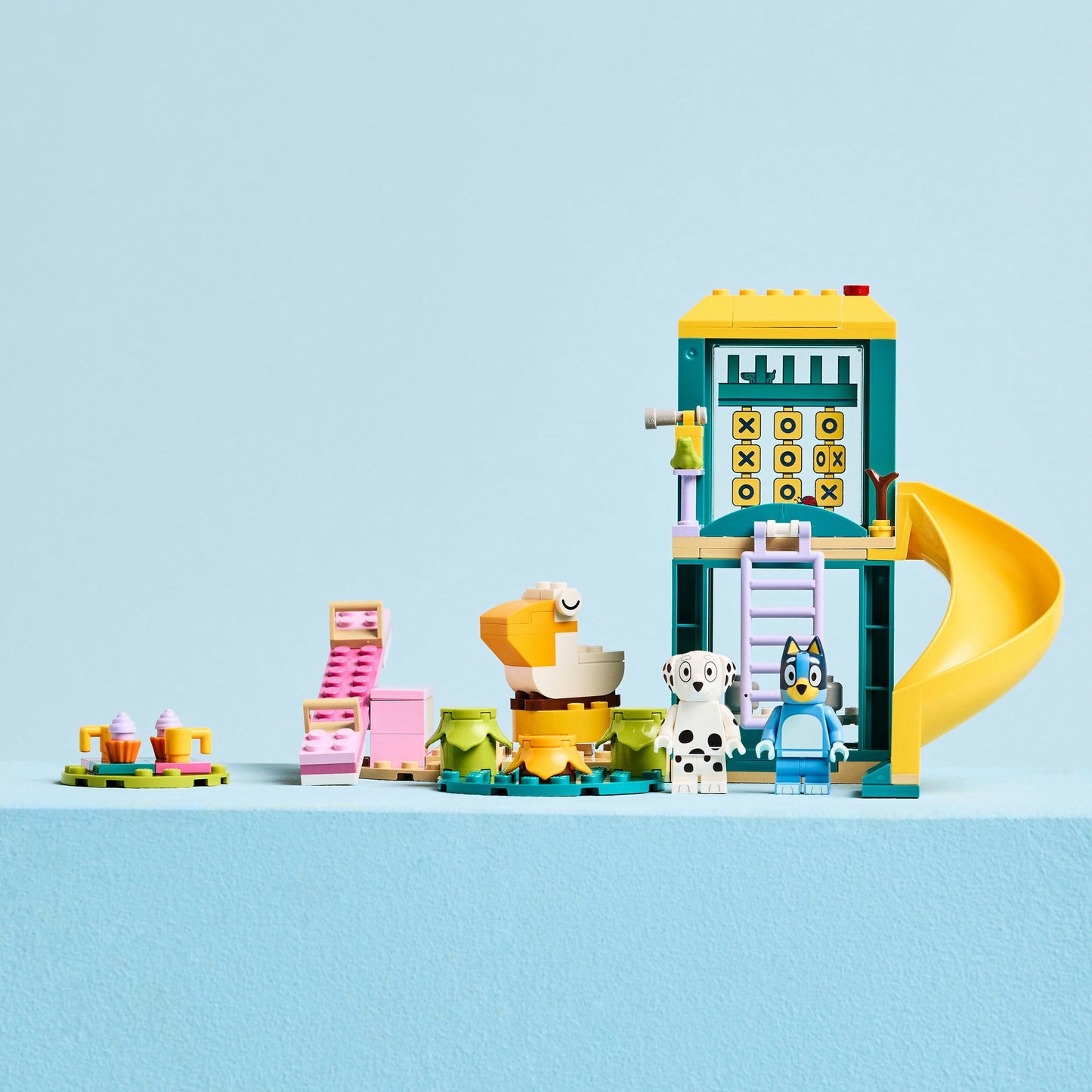 LEGO duplo 11201 bluey en chloe in de speeltuin