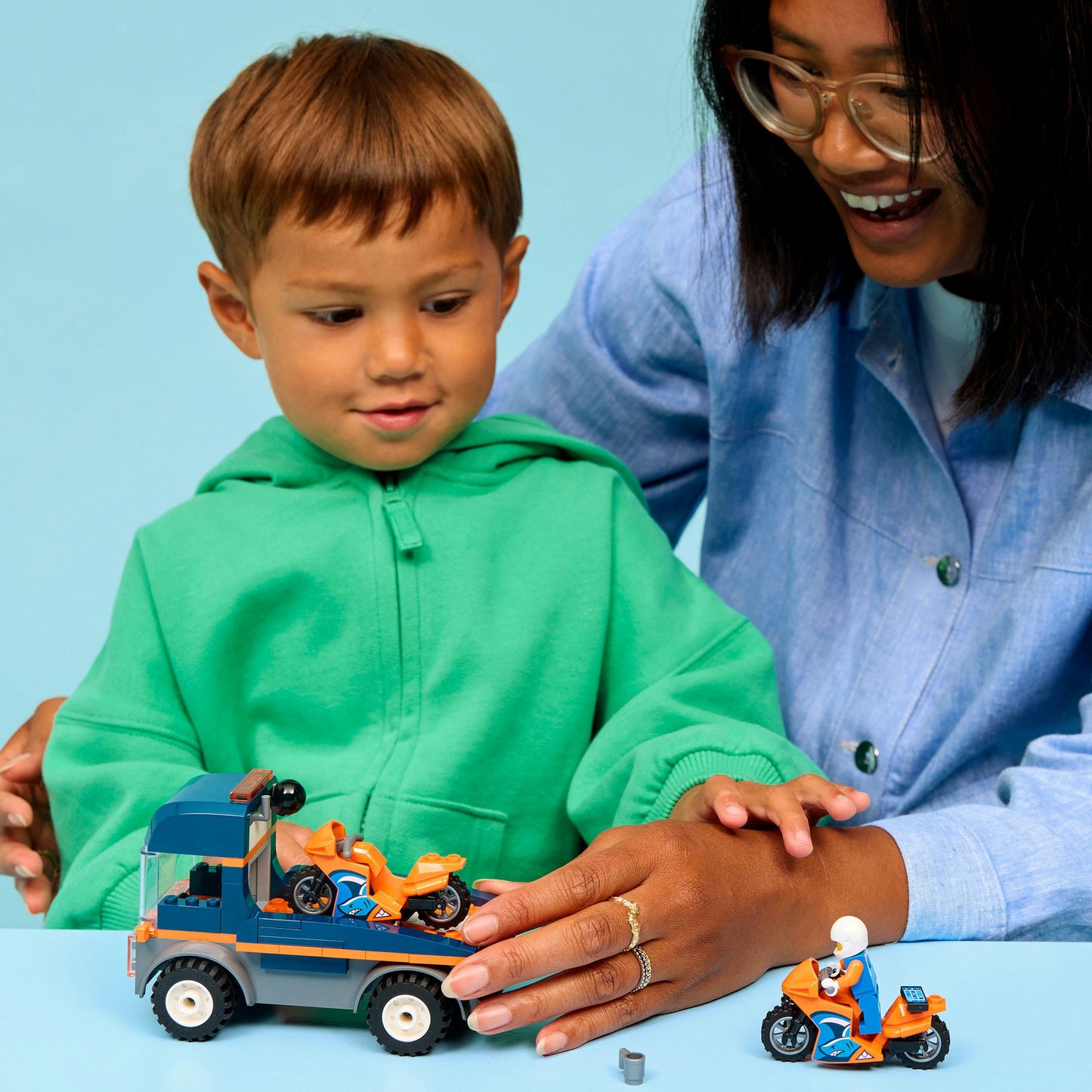 LEGO city 60491 transportwagen voor motoren