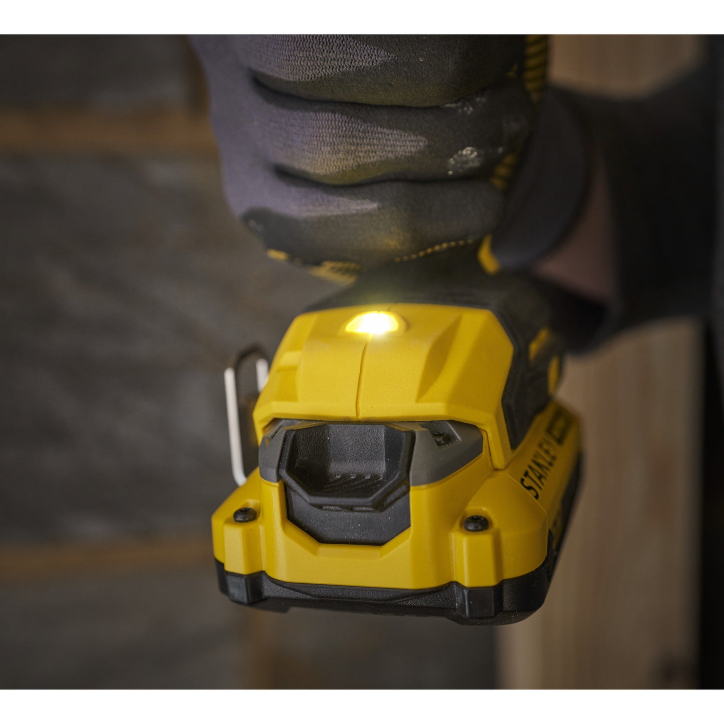 Stanley fatmax v20 18v schroefklopboormachine klopboorschroevendraaier (zwart geel, 2 accu's en oplader inbegrepen, met koffer)
