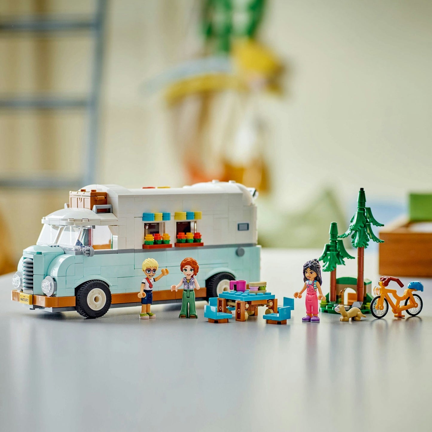 LEGO friends 42663 camperavontuur met vrienden