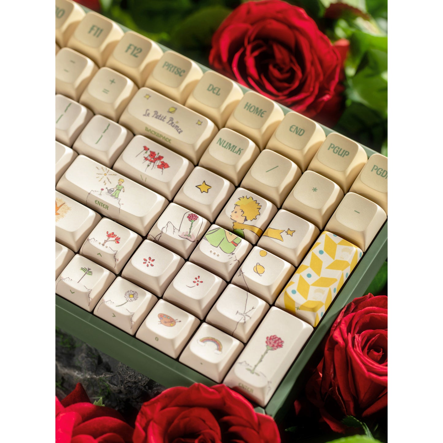 Iqunix F97 Floral Date RGB mechanisch gaming toetsenbord (Groen, US lay-out (QWERTY), Gateron Red, 96%, RGB leds, Hot-swappable, PBT, 2.4GHz | Bluetooth 5.1 | USB-C)