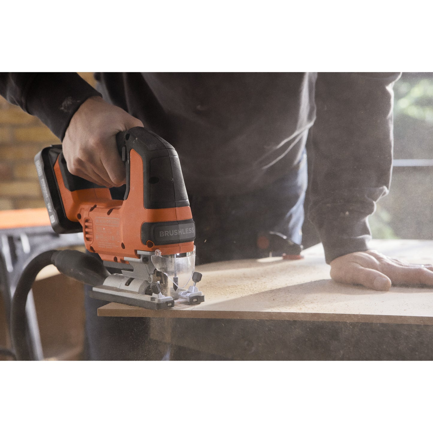 BLACK+DECKER blcjs78n-xj 18v decoupeerzaag (zwart oranje, accu en oplader niet inbegrepen)