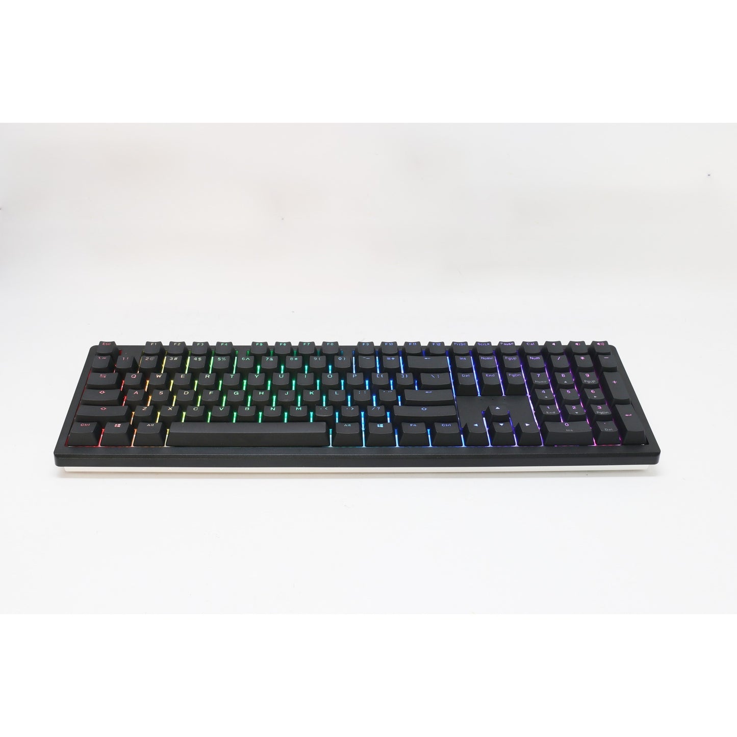 Ducky zero 6108 classic black rgb mechanisch gaming toetsenbord (zwart, us lay-out (qwerty), cherry mx2a blue, 100%, rgb leds, double-shot pbt, hot swap, 2.4ghz | bluetooth | usb-c)