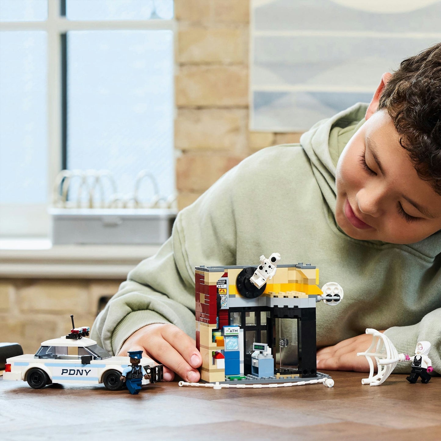 LEGO super heroes 76311 spider-verse: miles morales vs. de spot