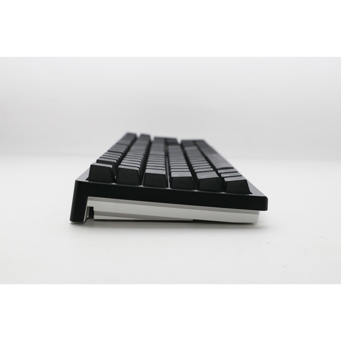Ducky zero 6108 classic black rgb mechanisch gaming toetsenbord (zwart, us lay-out (qwerty), cherry mx2a speed silver, 100%, rgb leds, double-shot pbt, hot swap, 2.4ghz | bluetooth | usb-c)