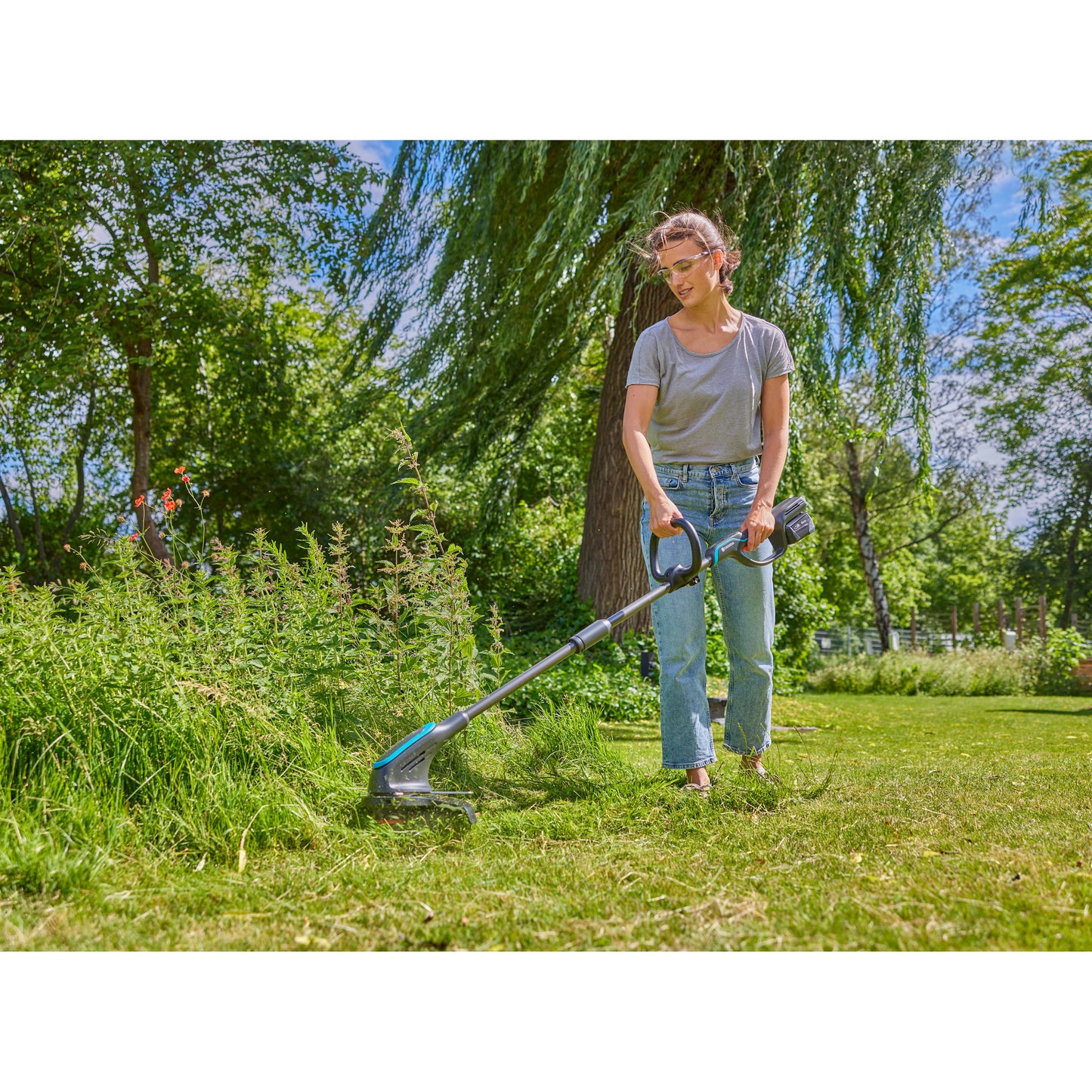 GARDENA powertrim 30 18v set 4.0 ah met 18v p4a accu grastrimmer (grijs turquoise, accu en lader inbegrepen)
