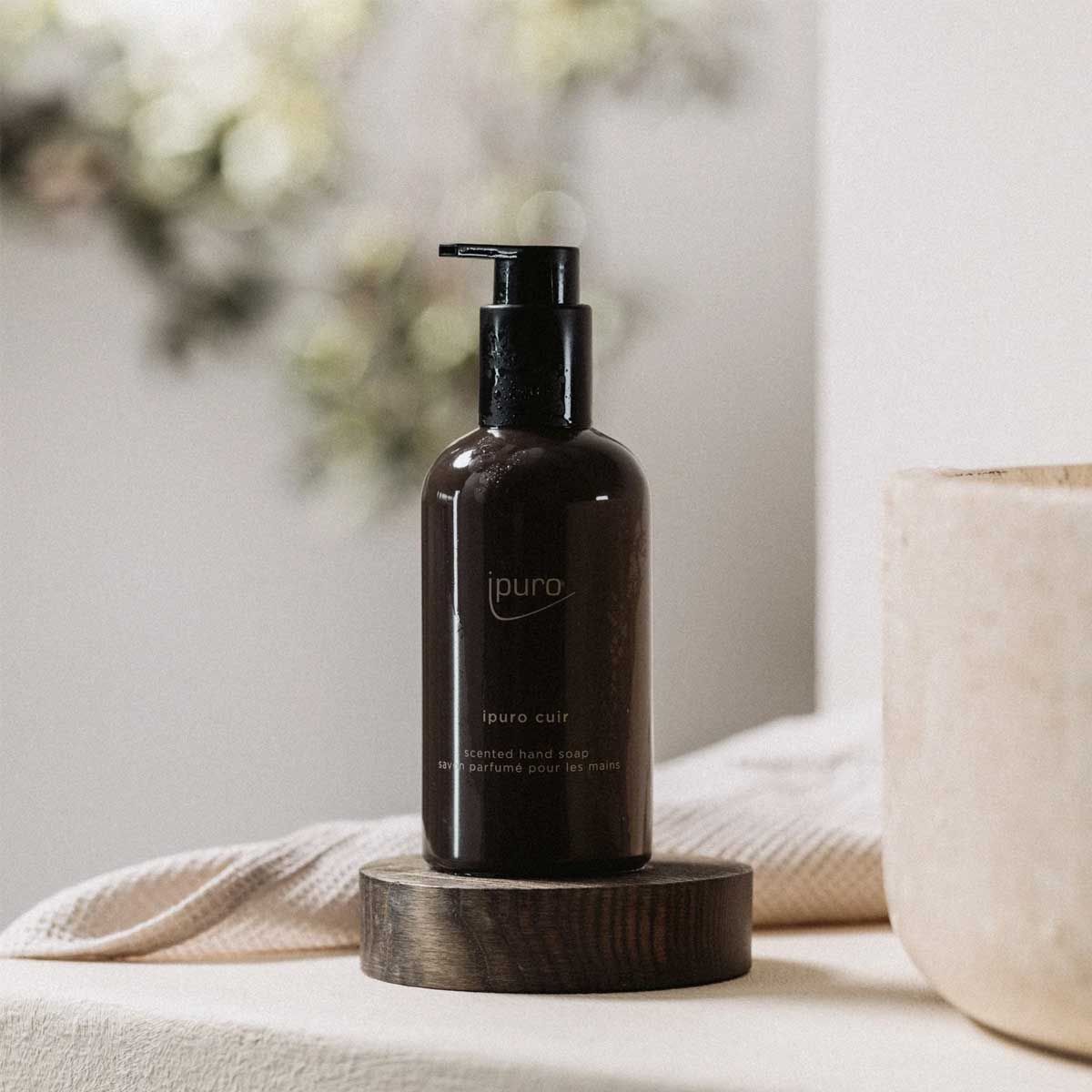 IPuro scented hand soap cuir 250ml