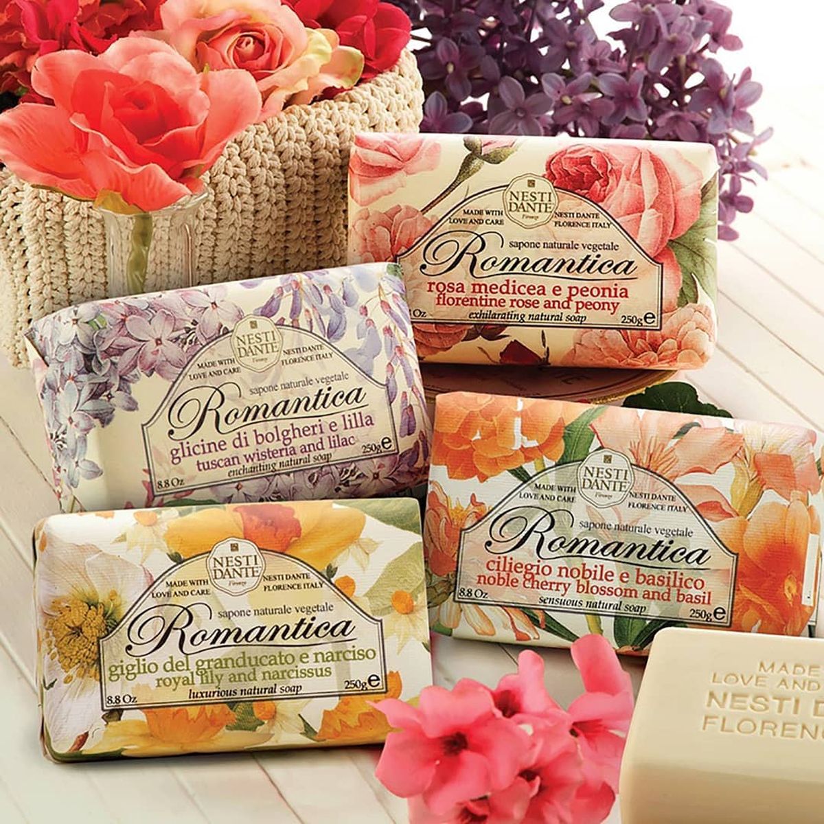 Nesti Dante romantica noble cherry blossom basil zeep 250gr.